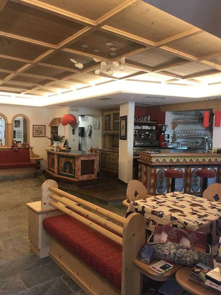 Hotel Piedibosco موينا المظهر الخارجي الصورة