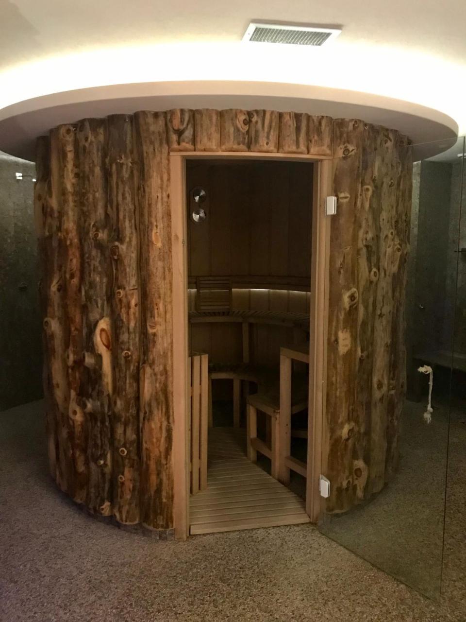 Hotel Piedibosco موينا المظهر الخارجي الصورة